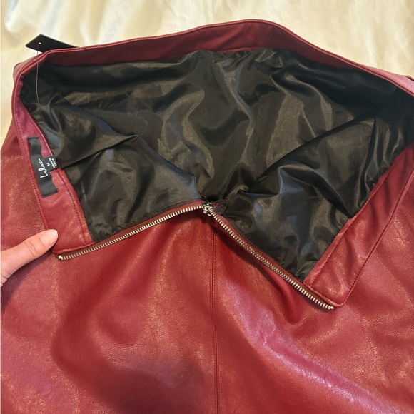 Lulus vegan leather skirt (M) NWT - Picture 5 of 10
